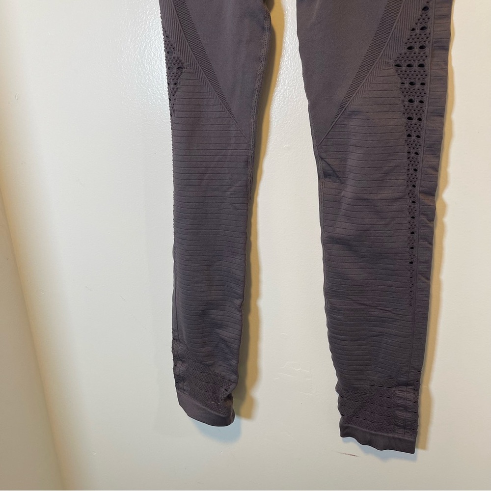 Gymshark‎ dusty purple leggings women's size medium - Picture 2 of 6